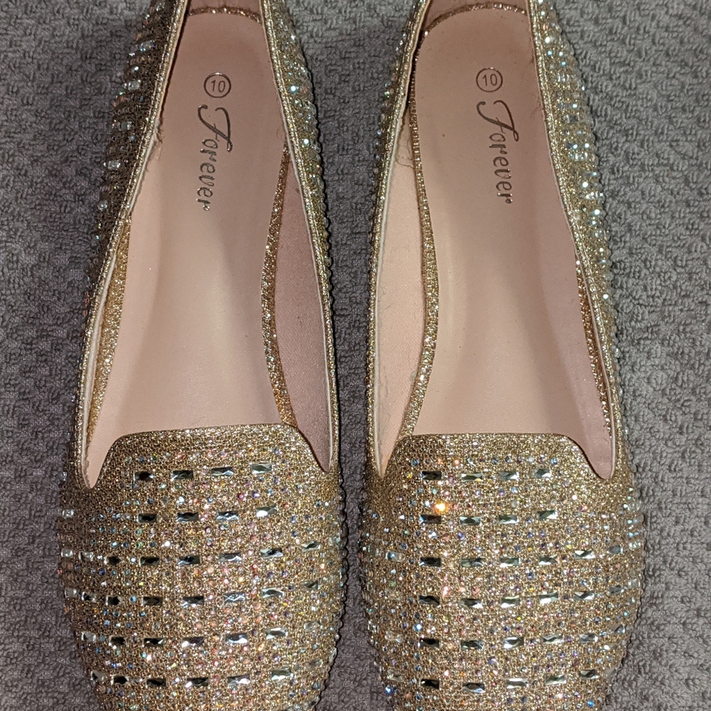 🏵Forever Women's Light Gold Glam Flats🏵